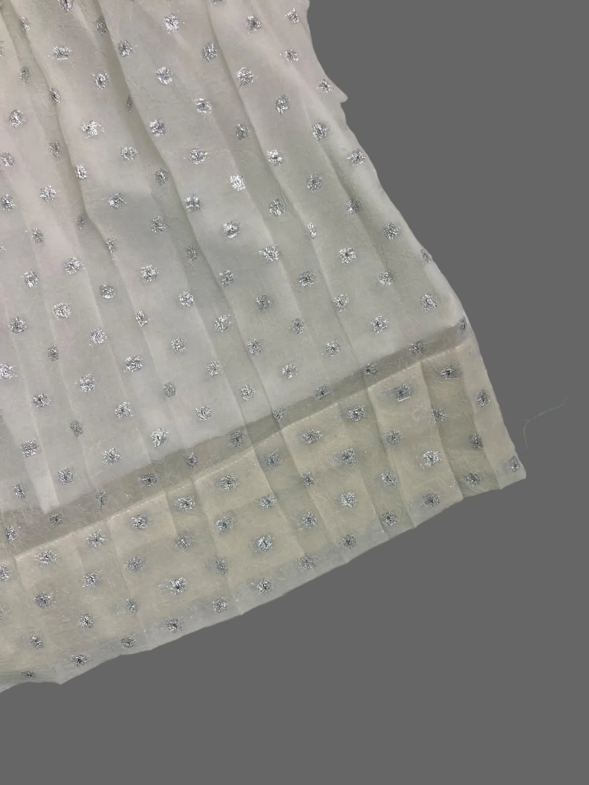 Silver dots