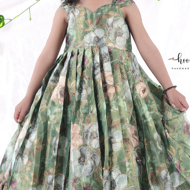 Beauty in Bloosoms Green