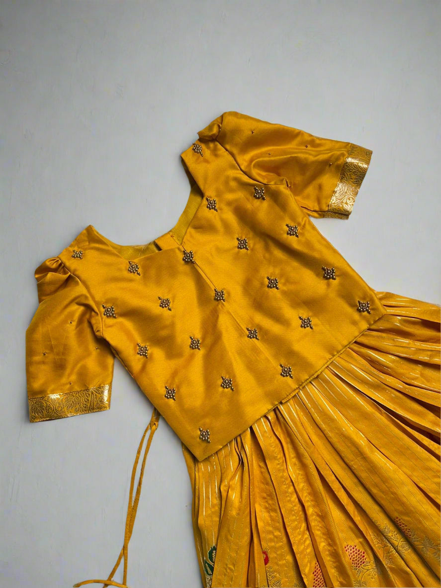 Kavinaya - Yellow