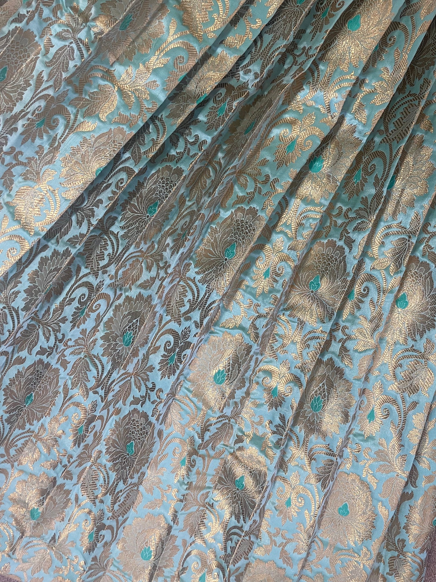 Aqua Tango Banarasi