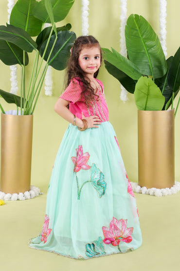 Pinky stripped Lotus