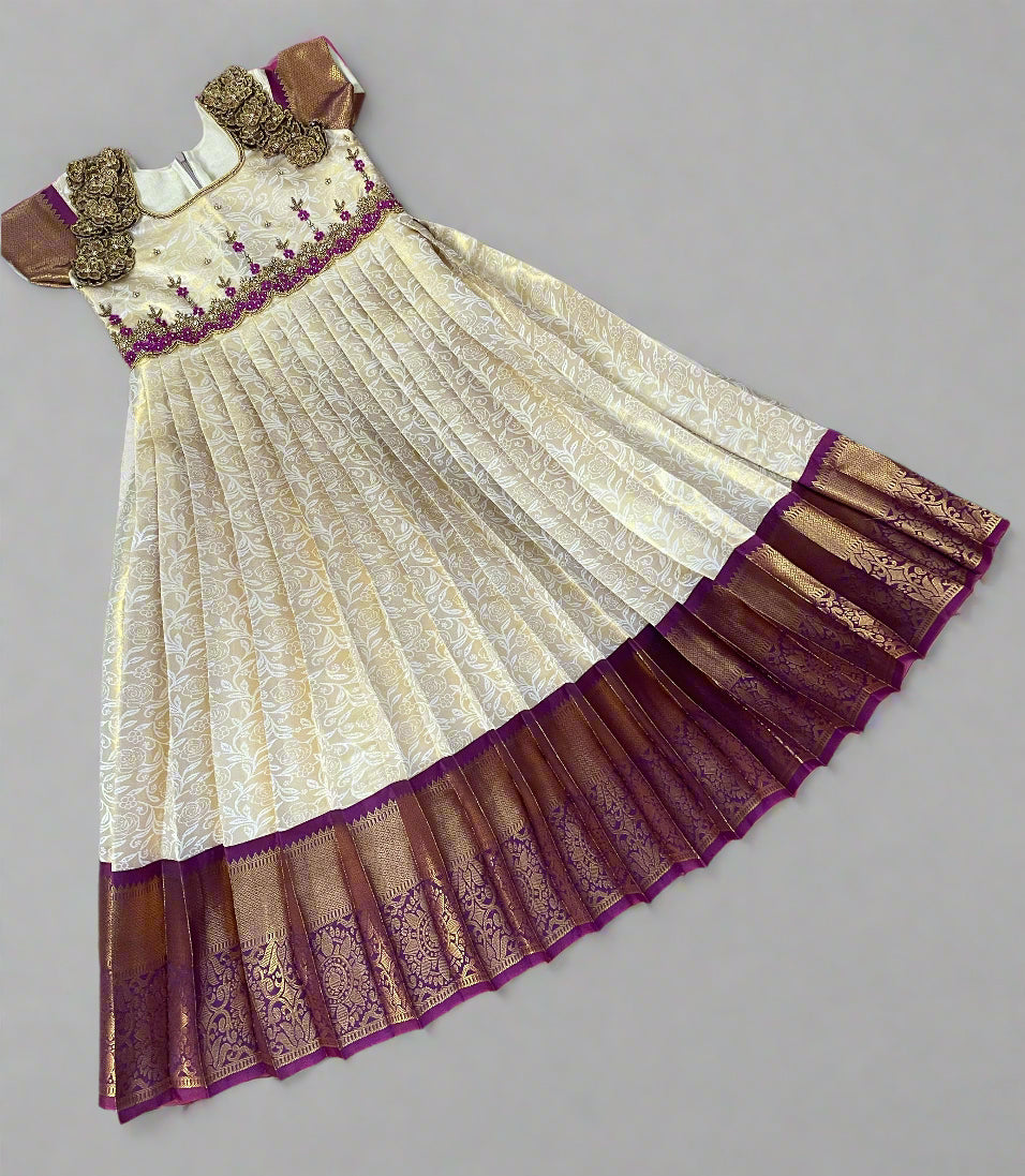 BEIGE DE - GRAND