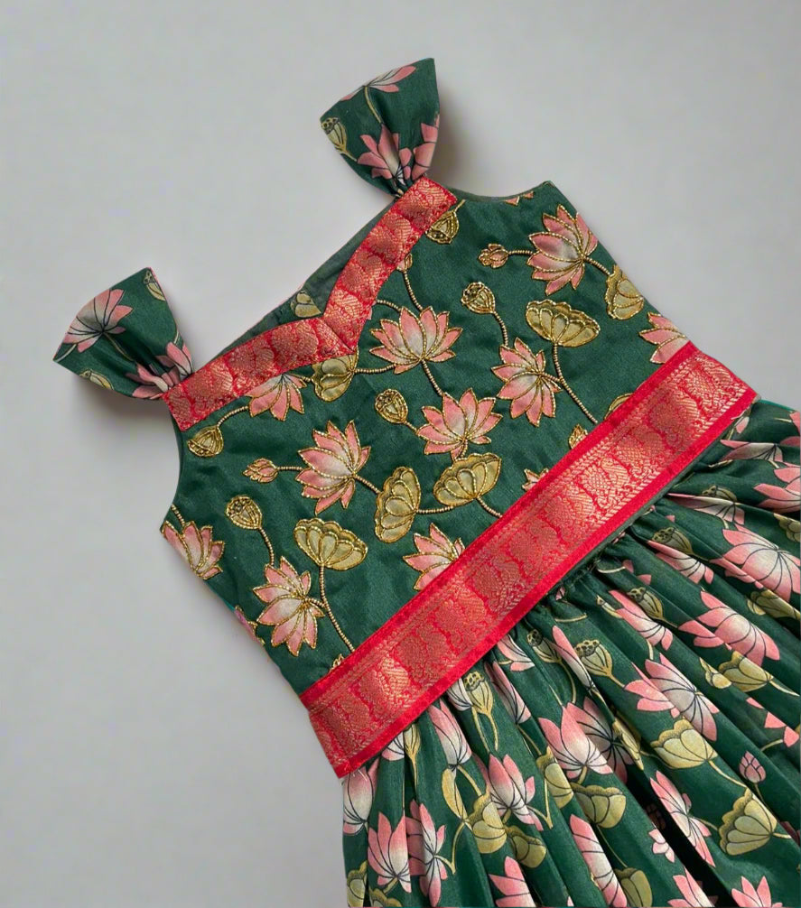 Lotus Meadows Green Langa