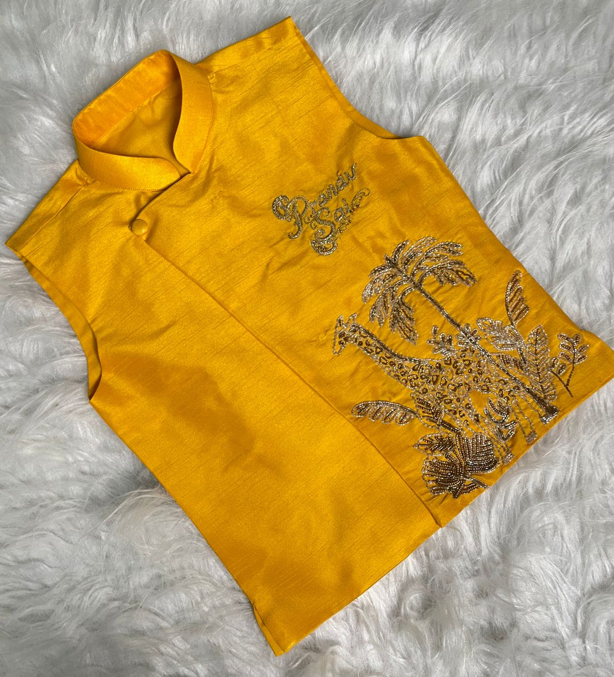 Gilded Giraffe