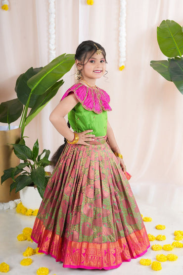 GREEN SRINGAR